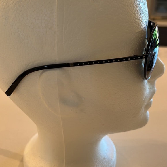 Givenchy Women's aviator sunglasses - Picture 4 of 9